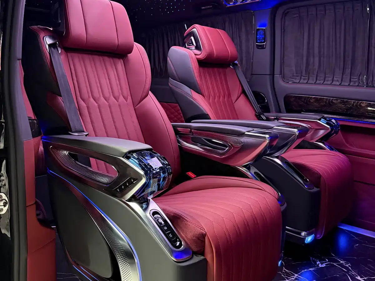 Mercedes-Benz Vito 2024 2.0T Business 7-Seater фото 8