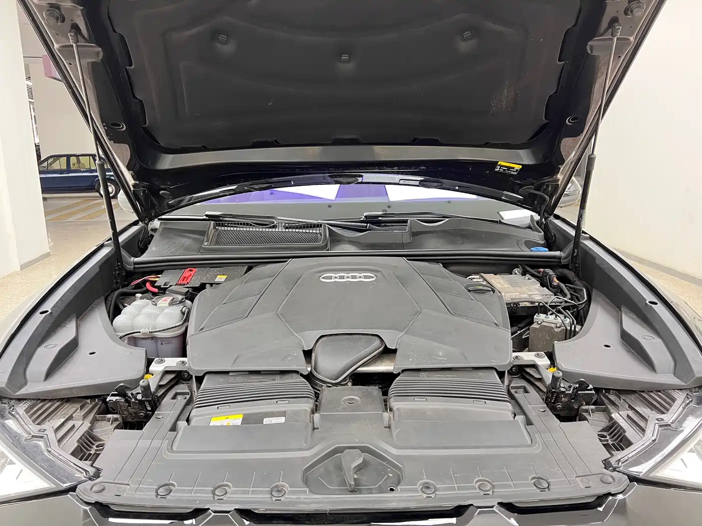 Audi Q8 2022 55 TFSI Luxury Dynamic фото 33