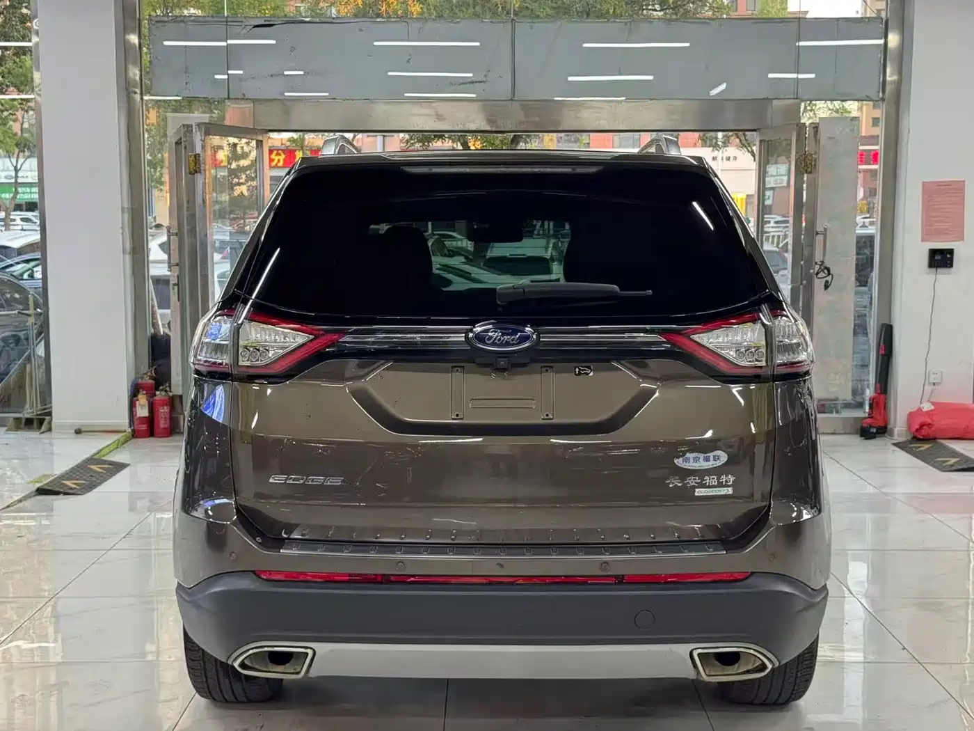 Photo 4 - Ford Edge