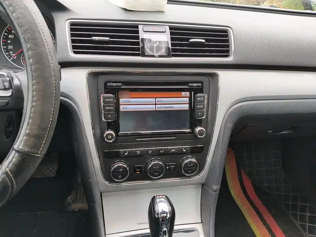 Volkswagen Passat 2014 1.8TSI DSG Executive Edition фото 6