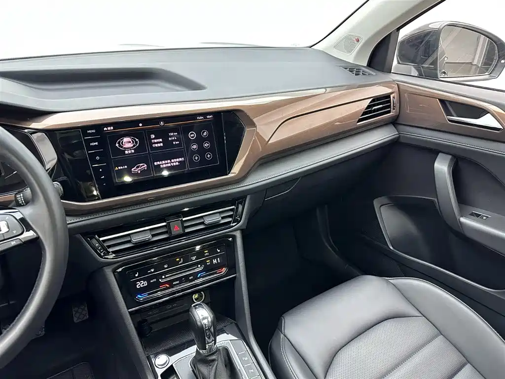 Volkswagen Tharu 2022 330TSI AWD Flagship Edition фото 17
