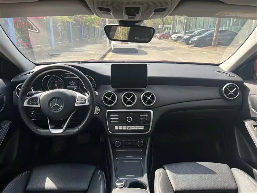 Mercedes-Benz GLA 2019 GLA 200 Dynamic фото 18