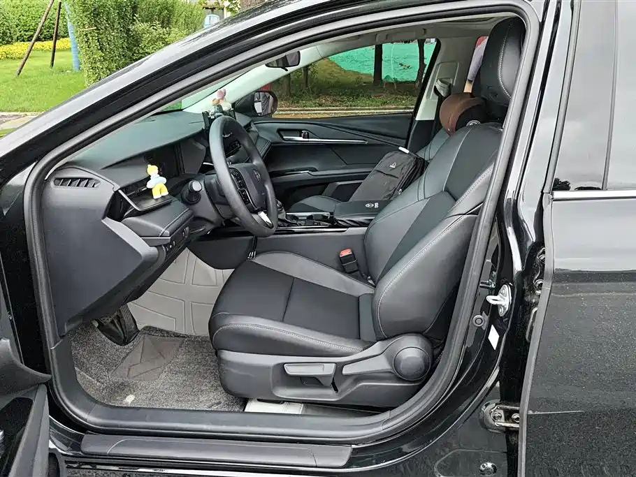 Toyota Camry 2024 2.0E Elite Edition фото 9