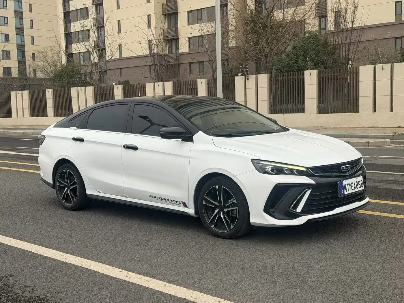 Фото 3 - Geely Binrui