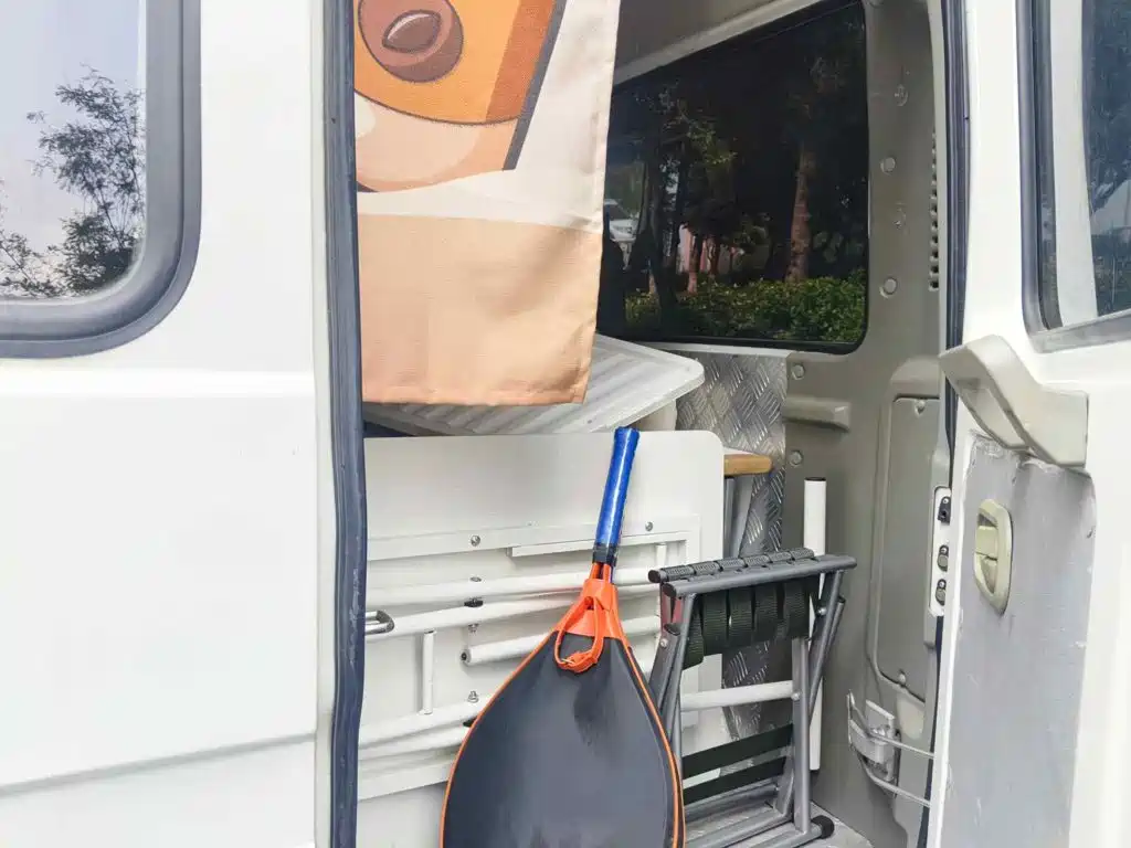 Iveco Daily 2023 2021 Model 2.5T A35 M1 Passenger Vehicle 5-9 Seats Short Wheelbase Medium Roof Dual Tires Sliding Door
