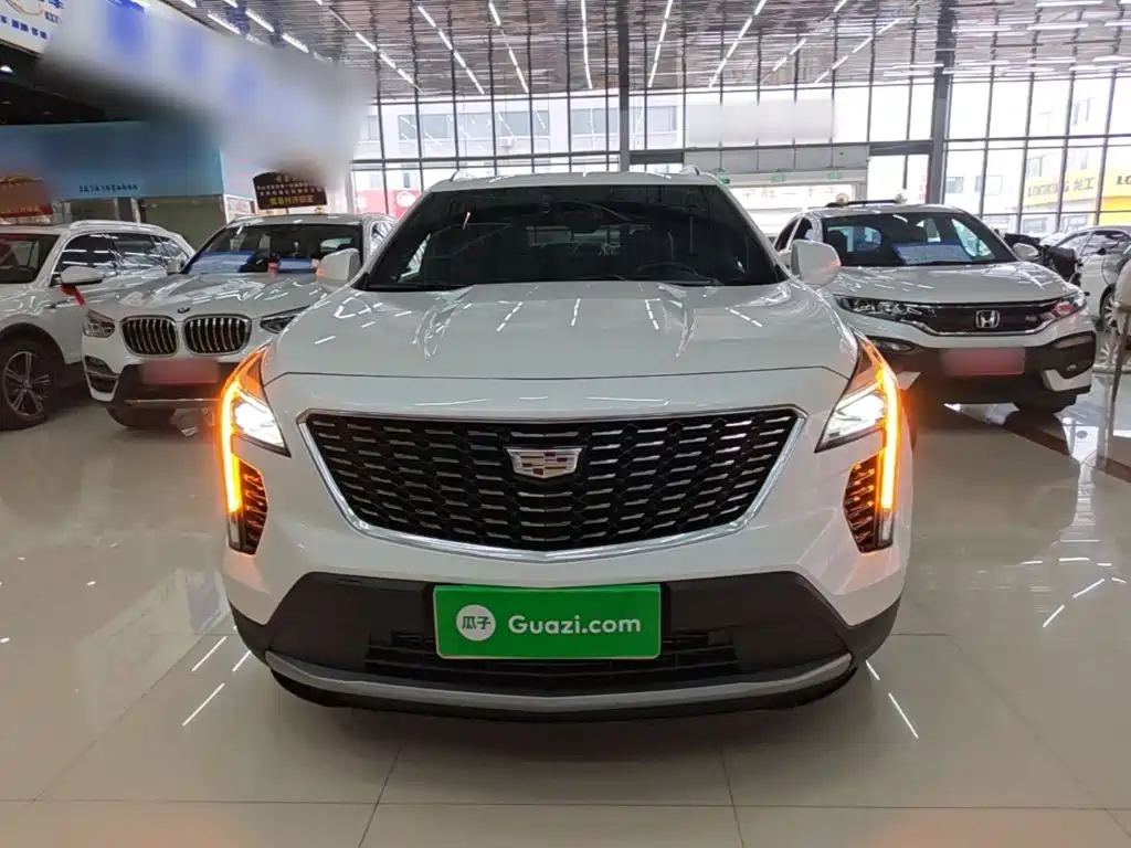 Фото 3 - Cadillac XT4