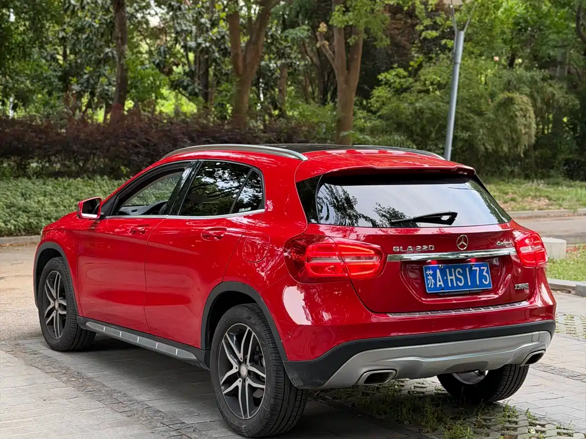 Mercedes-Benz GLA 2015 GLA 220 4MATIC Fashion Edition фото 3