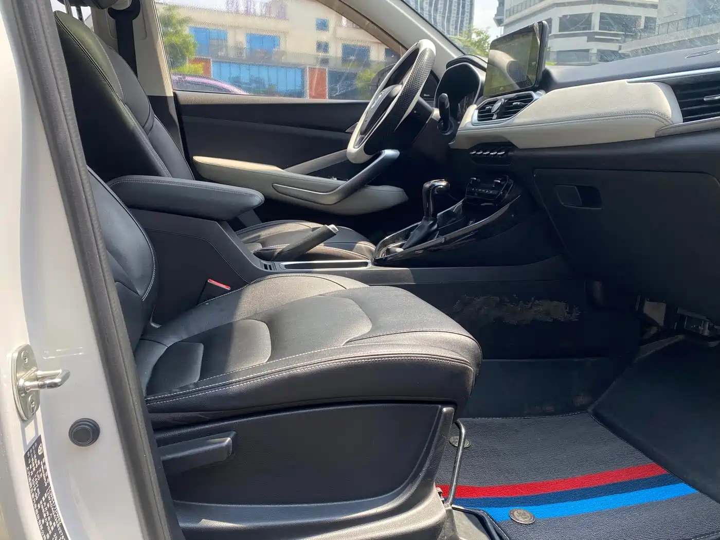 Baojun 530 2019 2019 1.5T CVT Luxury 7-Seater China VI