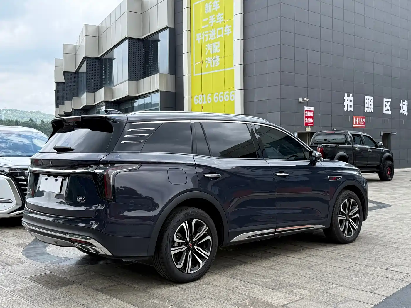 Hongqi HS7 2023 2023 2.0T Automatic 4WD Flag Leader Edition (6-seater)