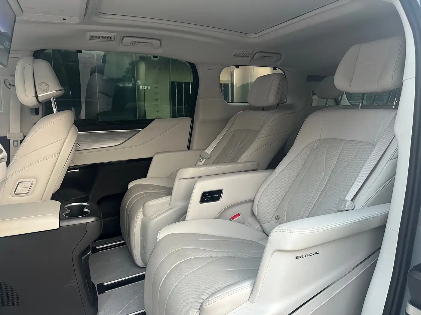 Buick GL8 New Energy 2024 Landglory Premium Edition 7-Seater фото 17