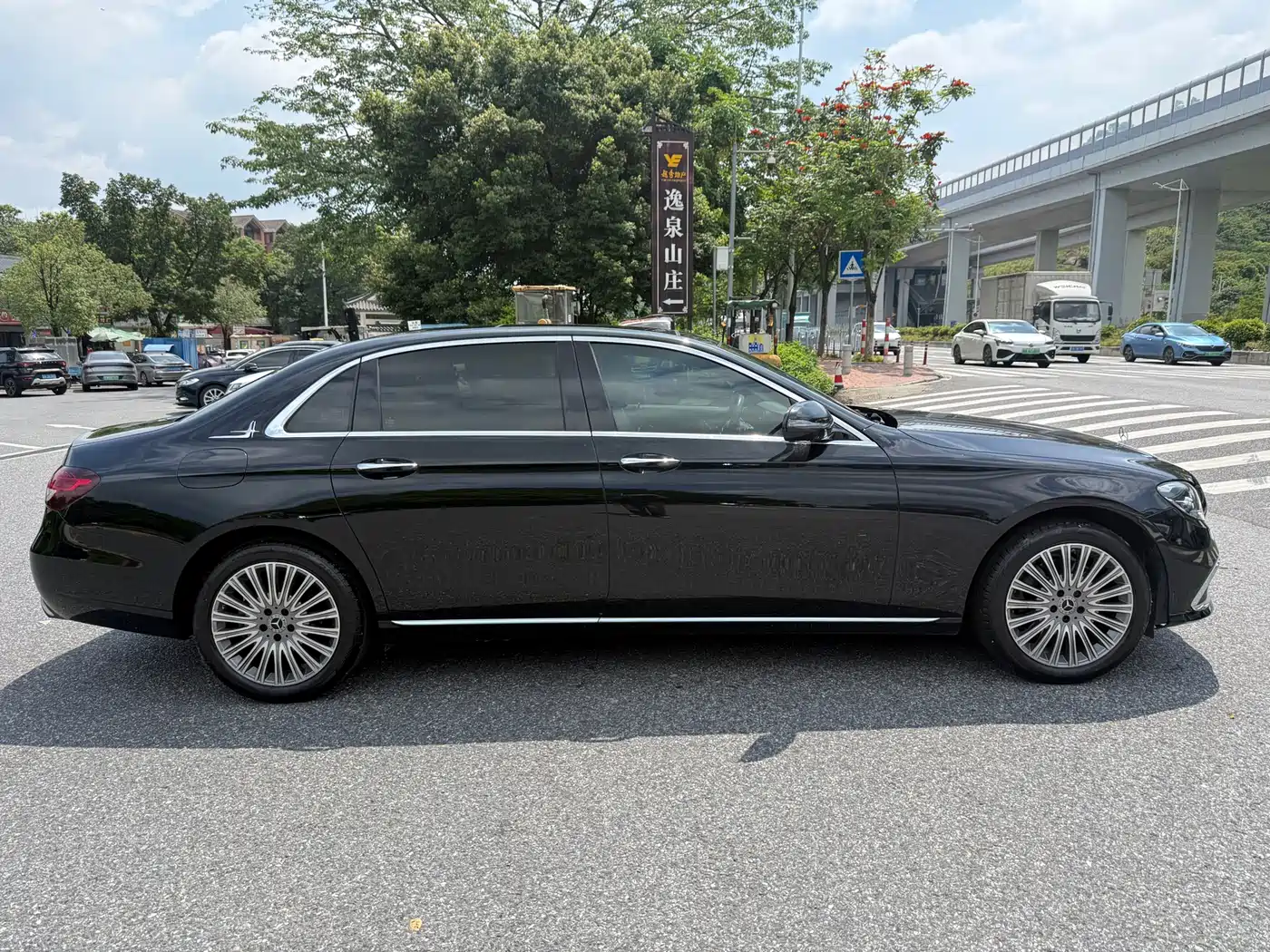 Mercedes-Benz E-Class 2022 Second Facelift E 300 L Luxury фото 4