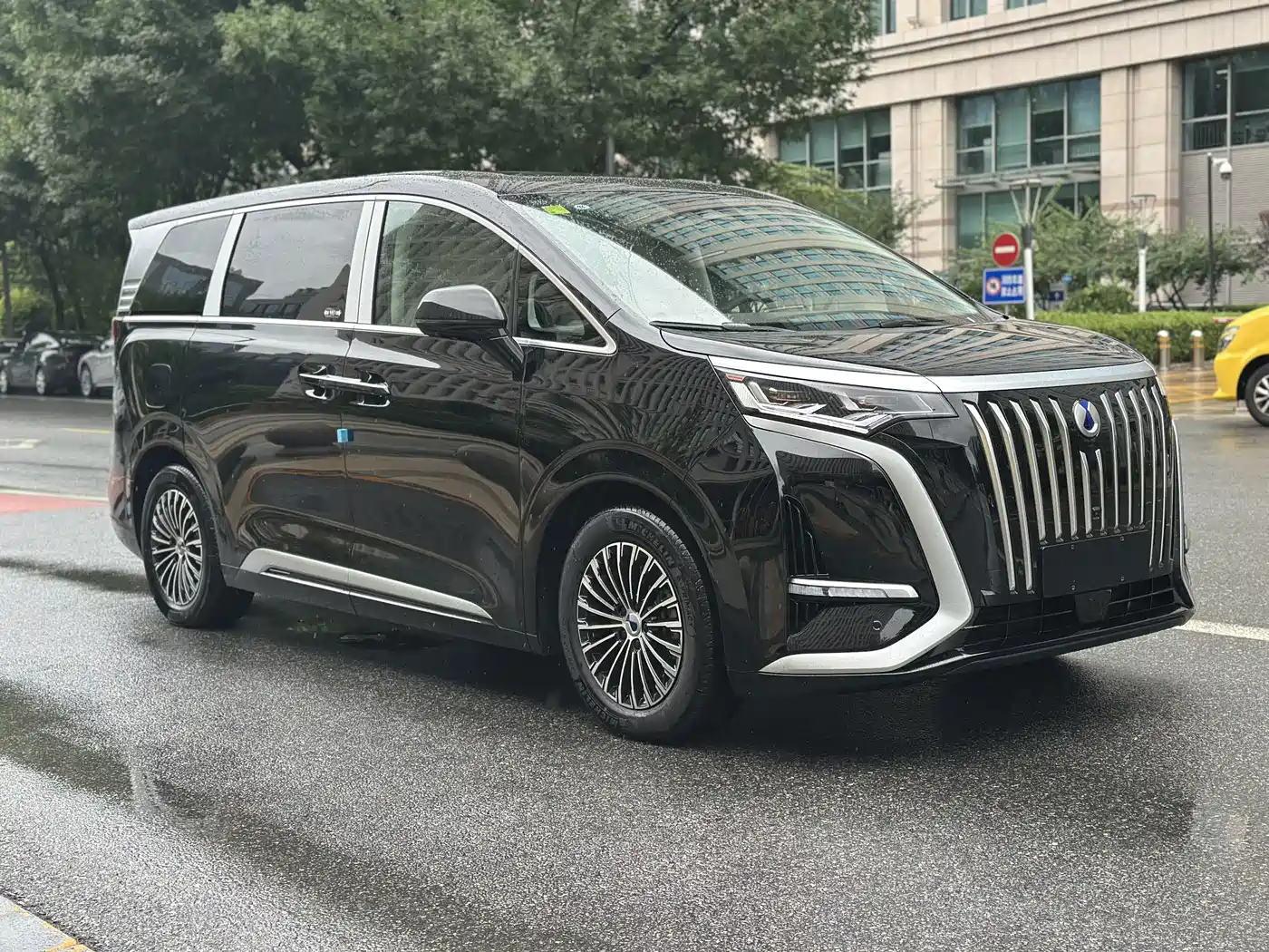 2026 Denza D9