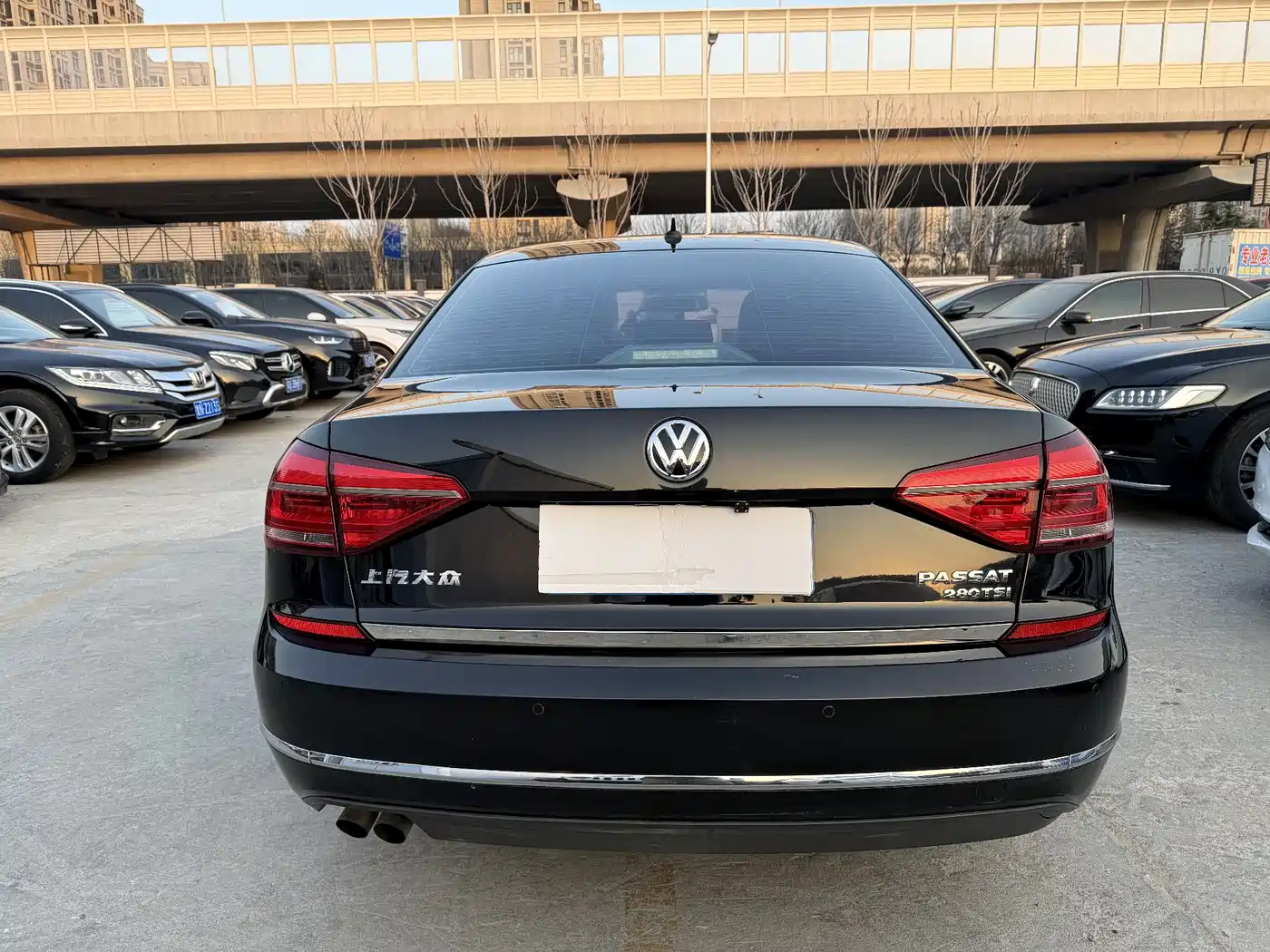 Volkswagen Passat 2016 280TSI DSG Honor Edition фото 10