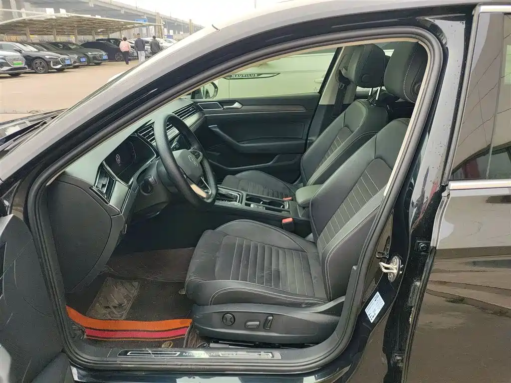 Volkswagen Magotan 2020 330TSI DSG Luxury фото 11