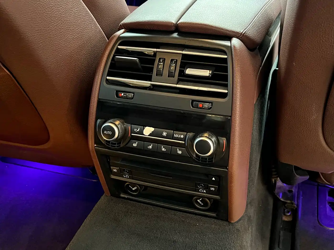 BMW 7 Series 2011 750Li xDrive фото 22