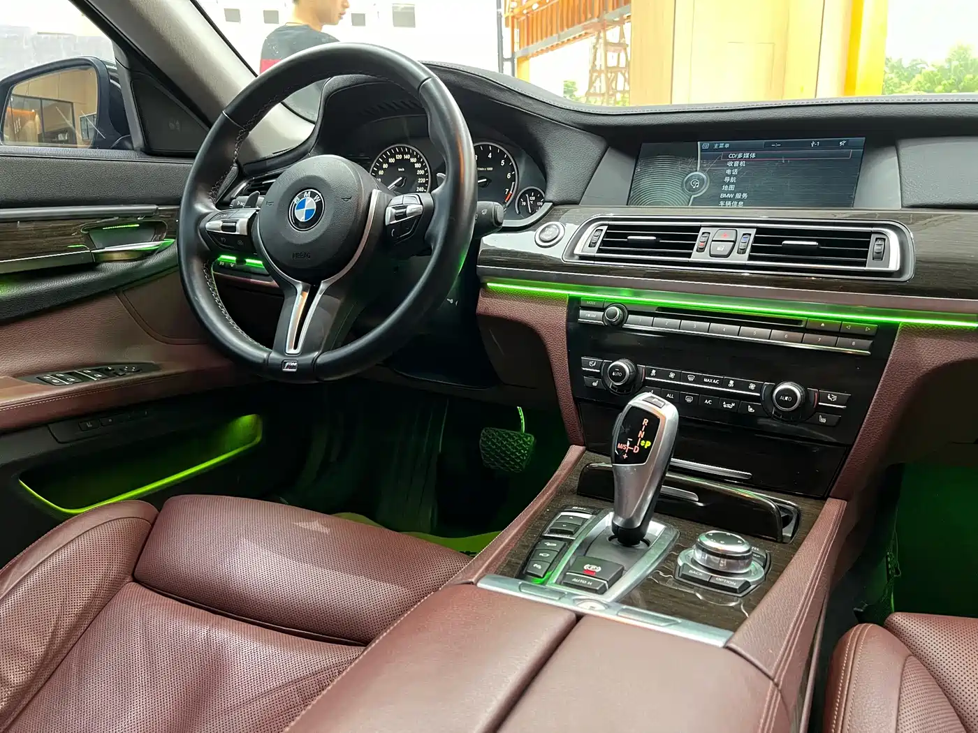 BMW 7 Series 2011 750Li xDrive фото 26