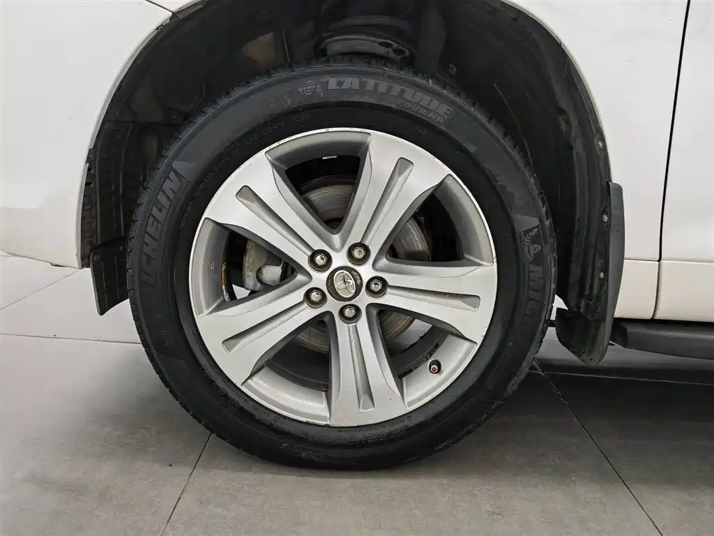 Toyota Highlander 2009 2.7L 2WD 5-seater Sport Edition фото 17