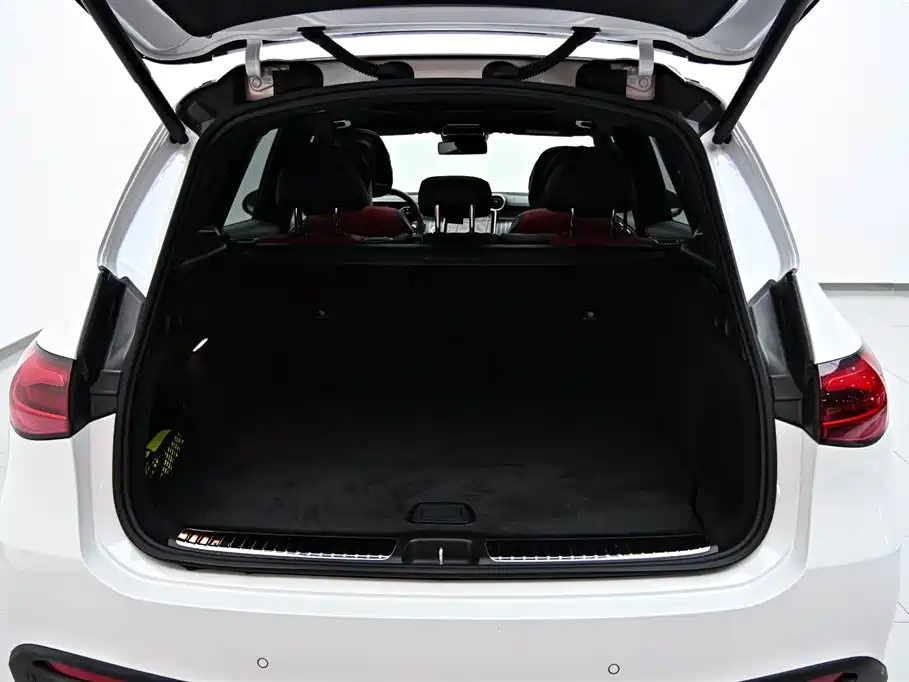 Mercedes-Benz GLC 2023 GLC 300 L 4MATIC Sport 5-Seater фото 34