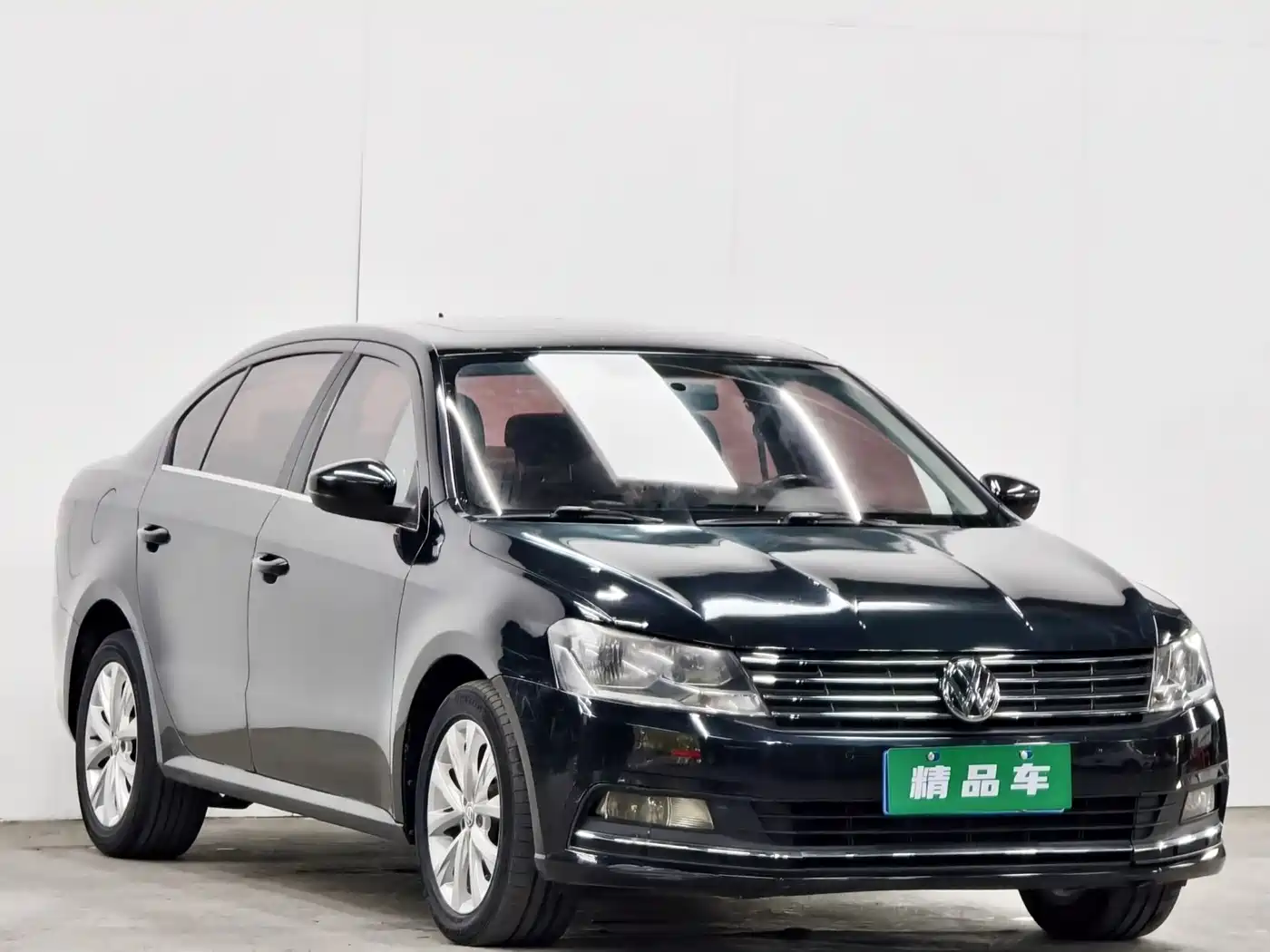 Volkswagen Lavida 2017 1.6L Automatic Comfort Edition фото 3
