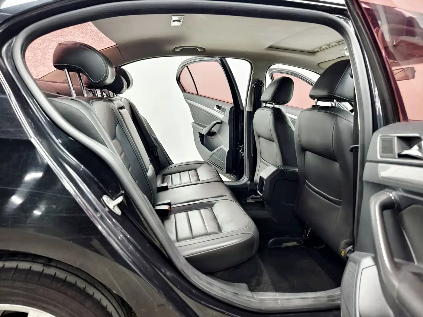 Volkswagen Lavida 2017 1.6L Automatic Comfort Edition фото 16