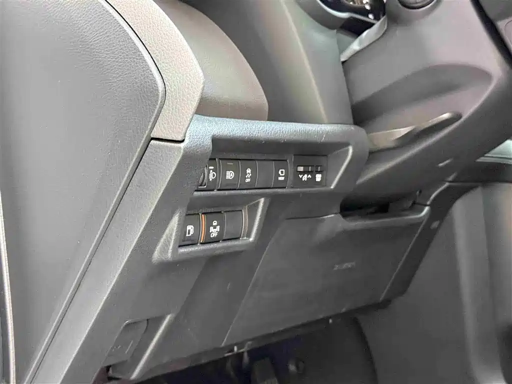 Toyota Sienna 2023 2.5L Hybrid Premium Edition фото 12