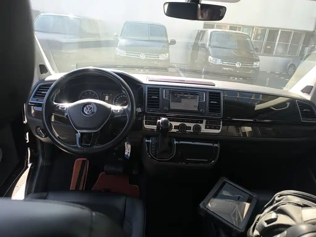 Volkswagen Multivan 2019 2017 2.0TSI AWD Premium Edition 7-Seater