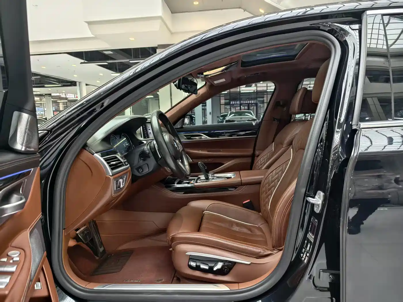 BMW 7 Series 2018 740Li xDrive Premium Type M Sport Package фото 7