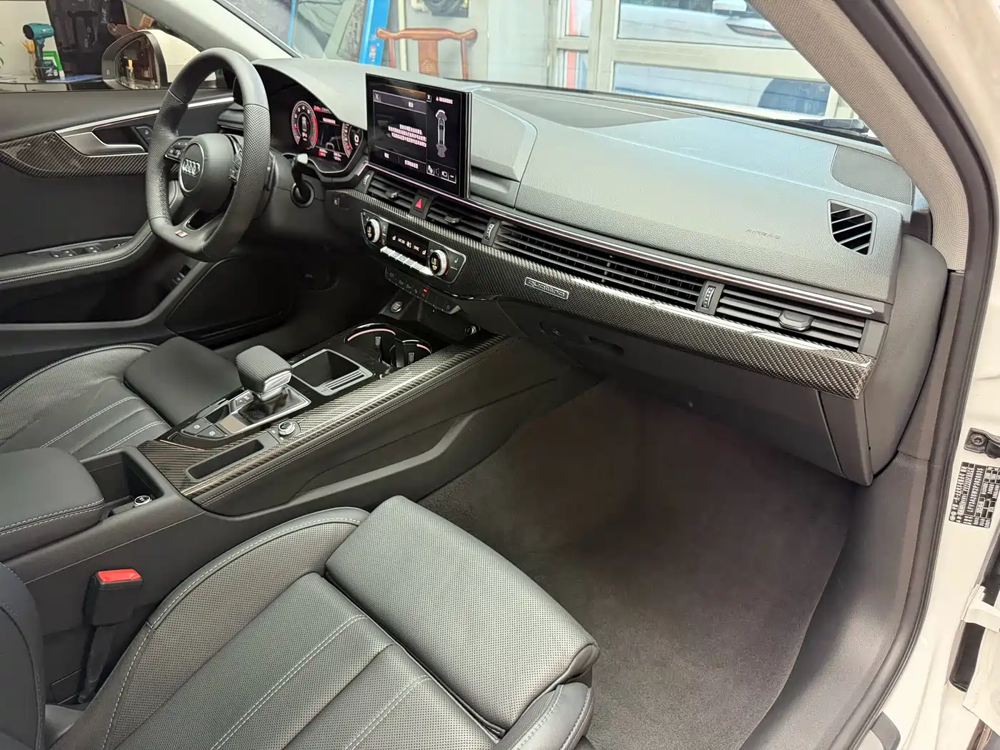 Audi A4L 2023 40 TFSI Luxury Sport фото 39