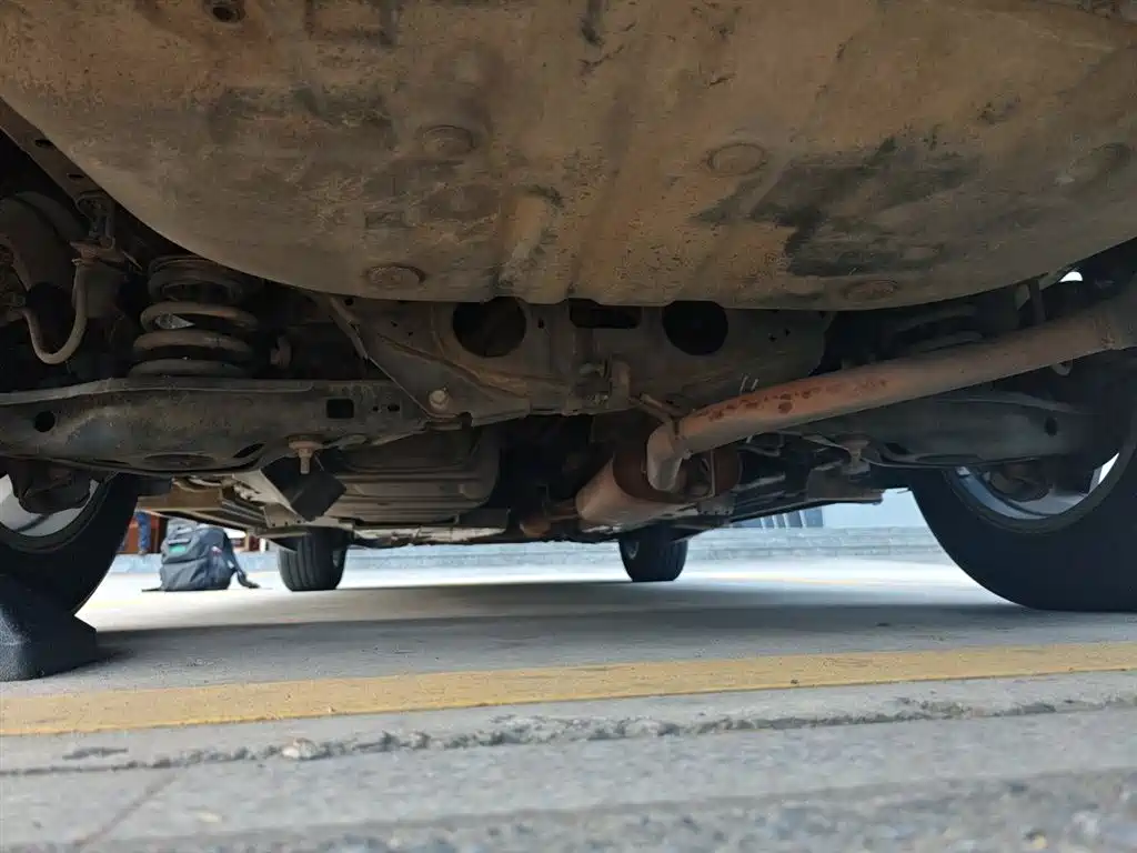 Toyota RAV4 Rongfang 2015 2.0L CVT 2WD Trend Edition фото 25
