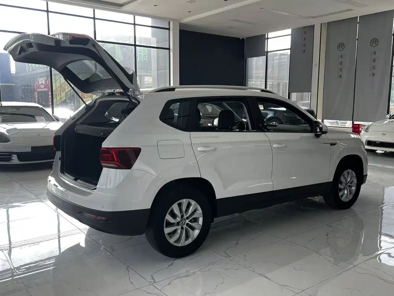 Volkswagen Tharu 2022 280TSI 2WD Trend фото 9