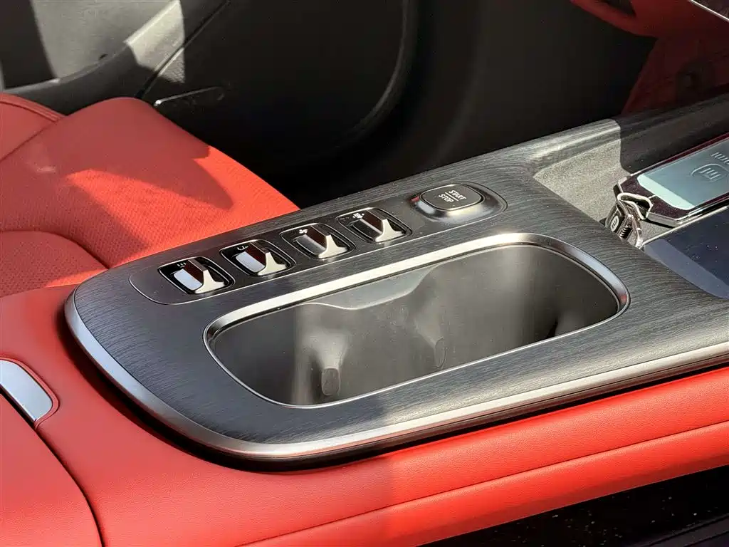 Xiaomi Auto Xiaomi SU7 2024 RWD Ultra Long Range Advanced Smart Driving Pro Edition фото 19