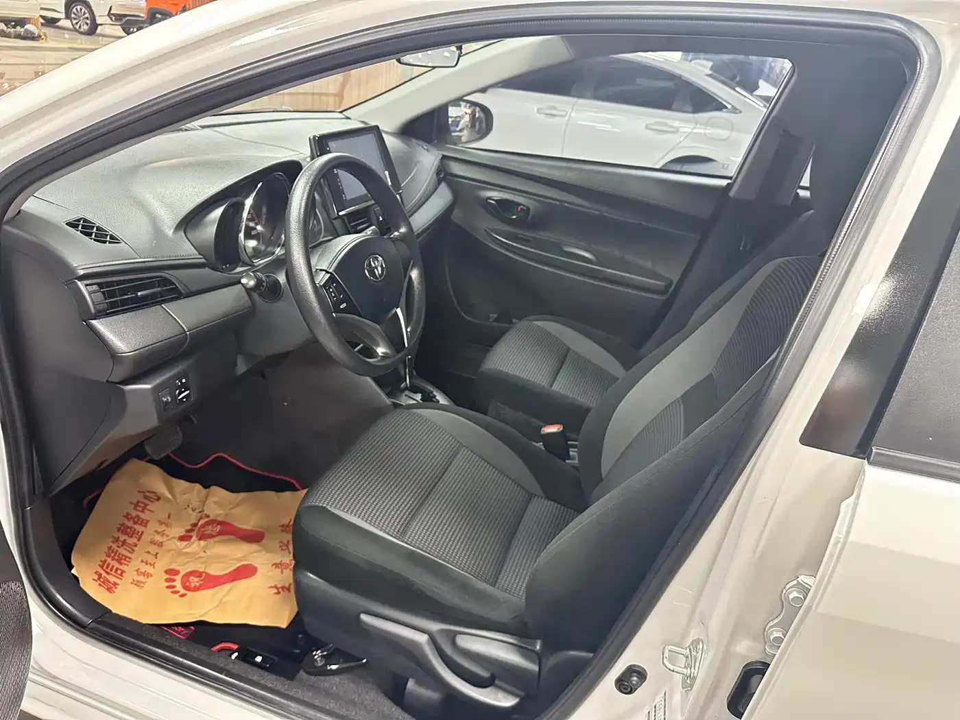 Toyota Vios 2022 1.5L 20th Anniversary Edition фото 4
