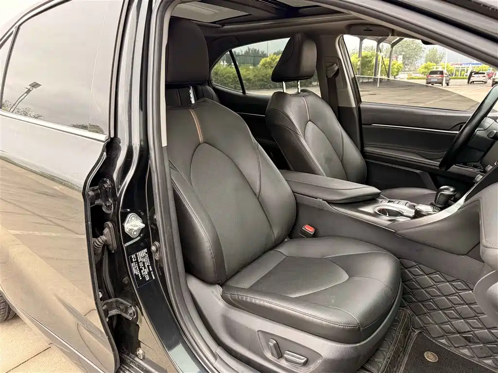 Toyota Camry 2021 2.5G Luxury Edition фото 10