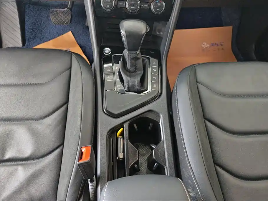 Volkswagen Tiguan L 2019 Facelift 330TSI Auto 2WD Smart Luxury China VI фото 16