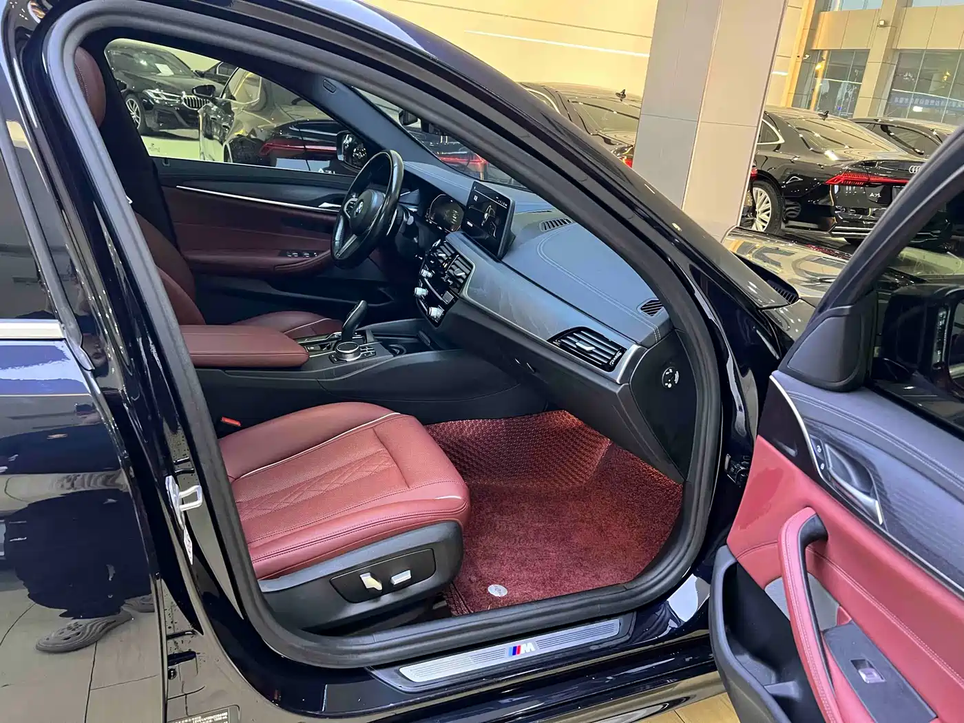 BMW 5 Series 2022 530Li Leading M Sport Package фото 6