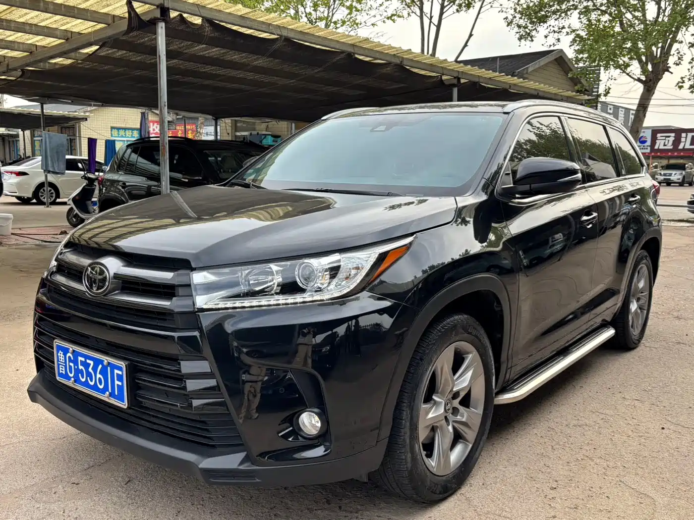 TOYOTA HIGHLANDER