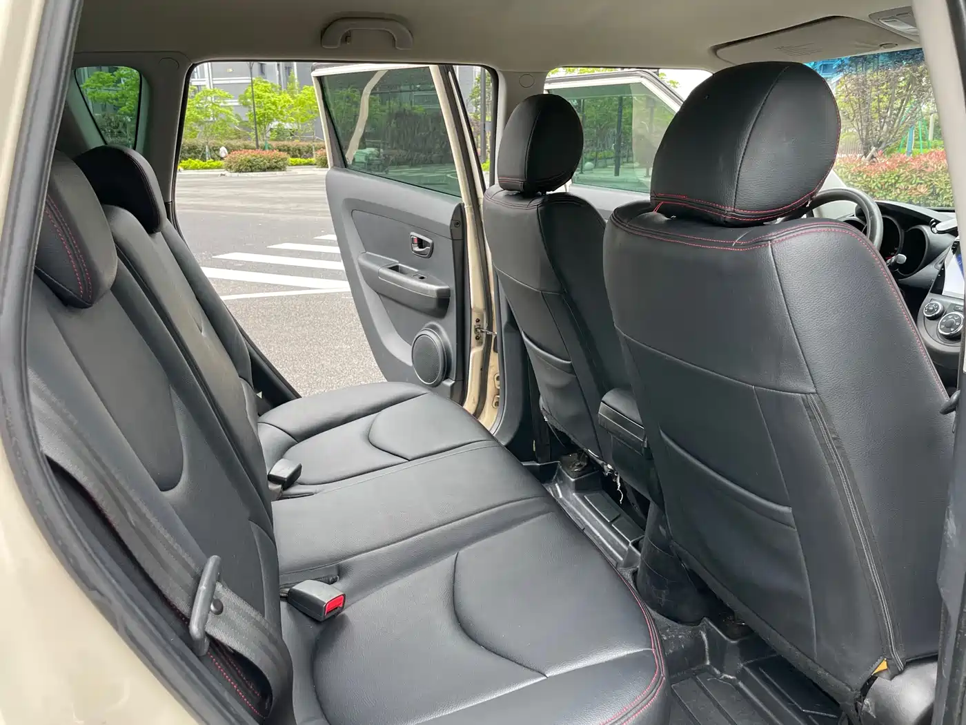 Kia Soul 2012 1.6L AT Premium фото 9