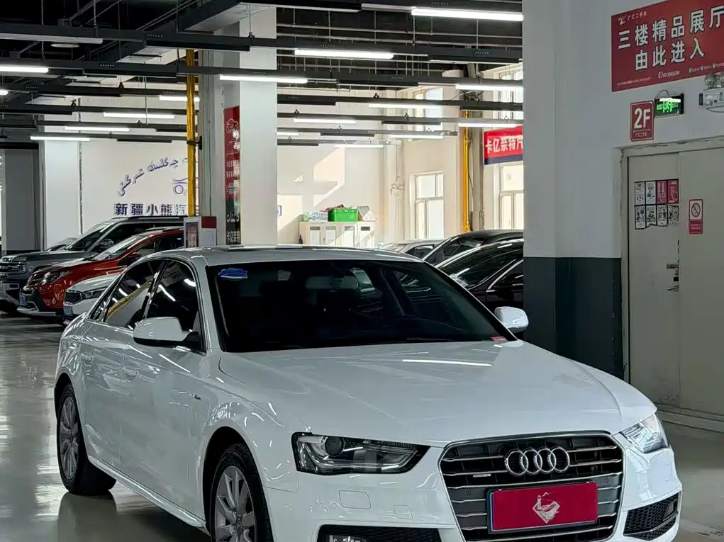 Audi A4L 2013 40 TFSI quattro Personality Sport фото 3