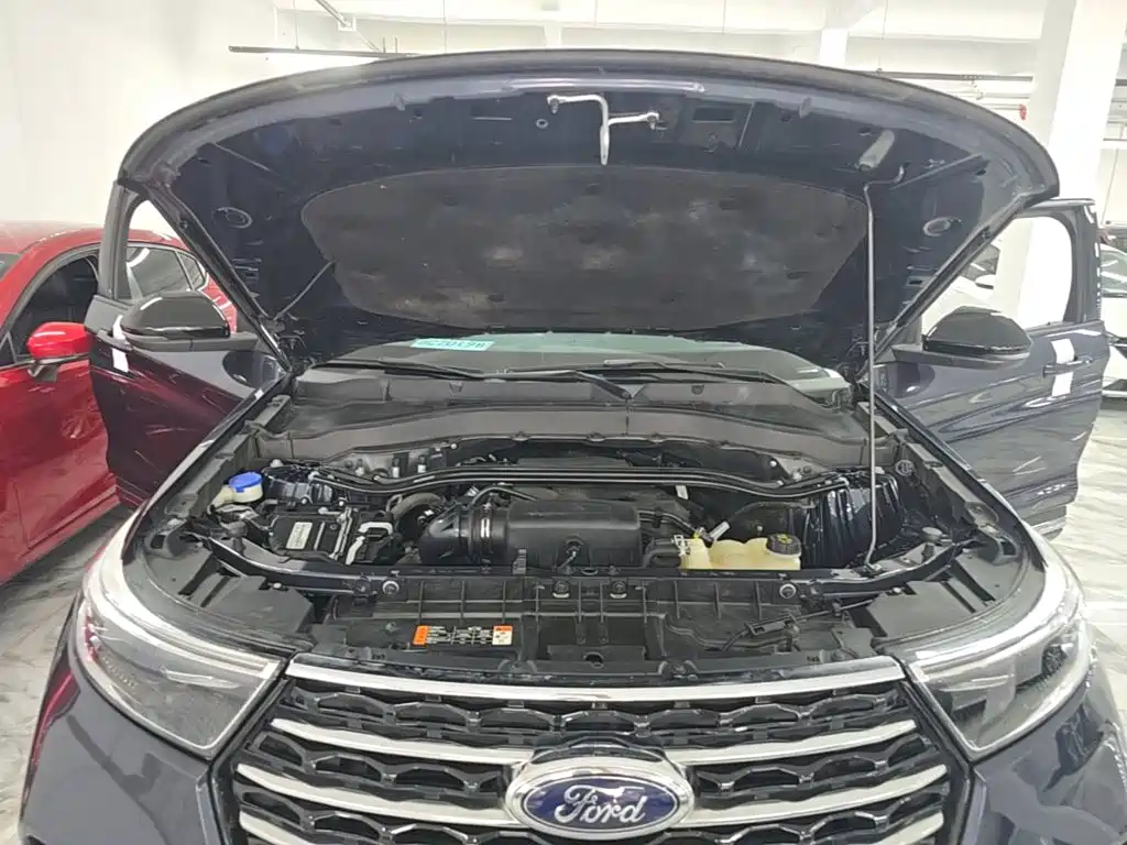 Фото 20 - Ford Explorer