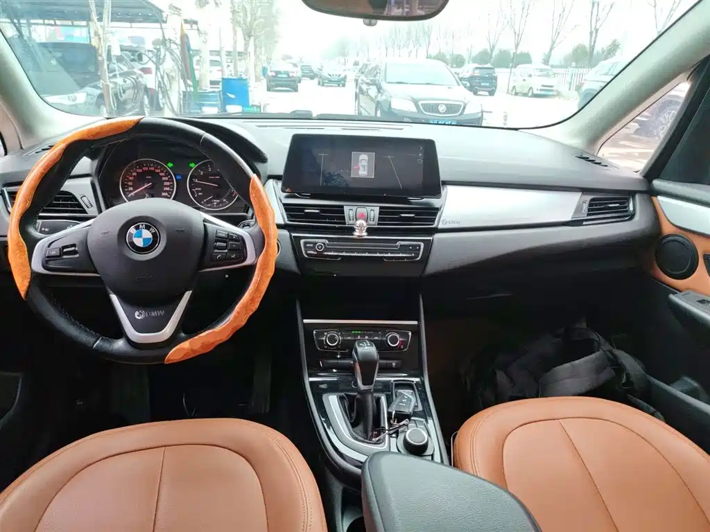 BMW 2 Series Touring 2016 218i Fashion Model фото 6