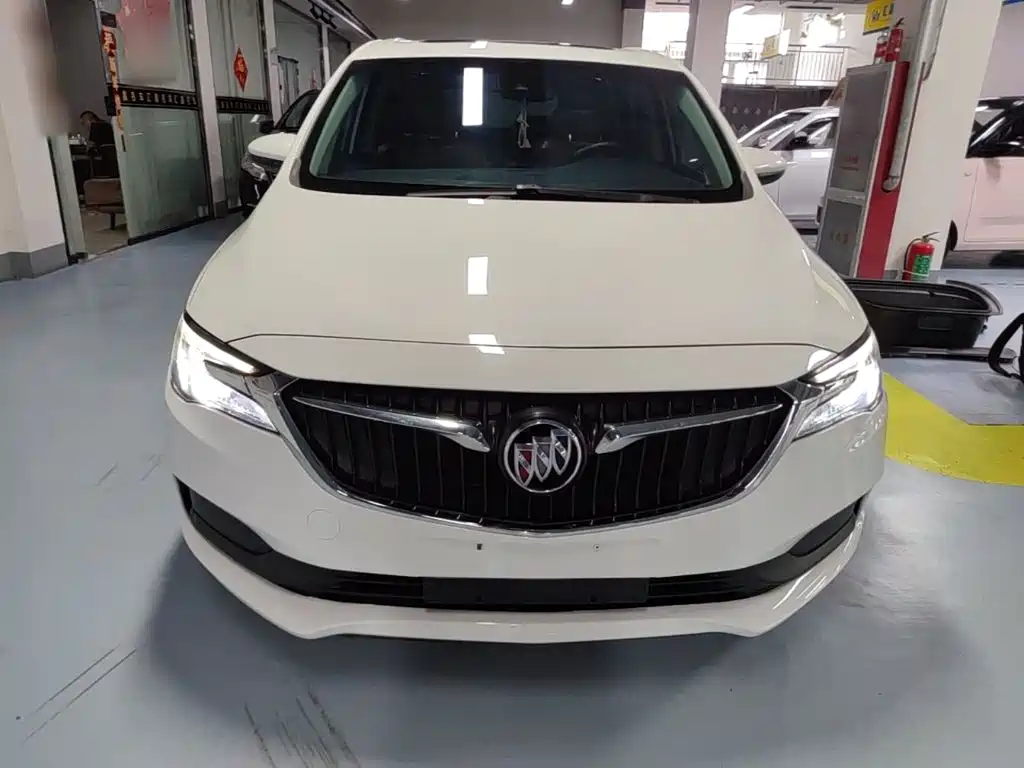 Фото 3 - Buick GL6