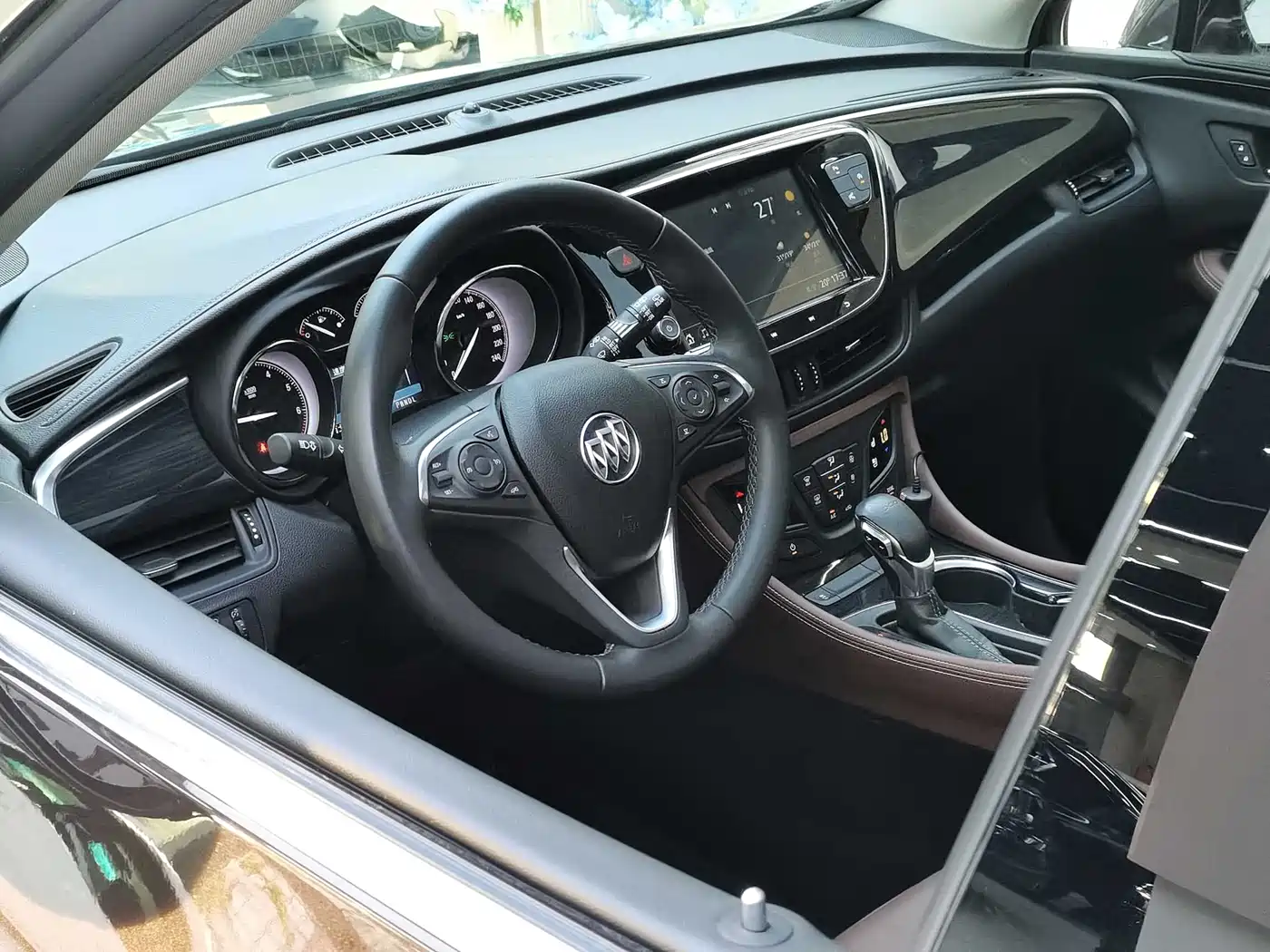 Buick Envision Plus 2020 20T FWD Luxury фото 9