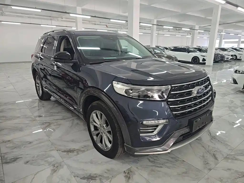 Фото 4 - Ford Explorer