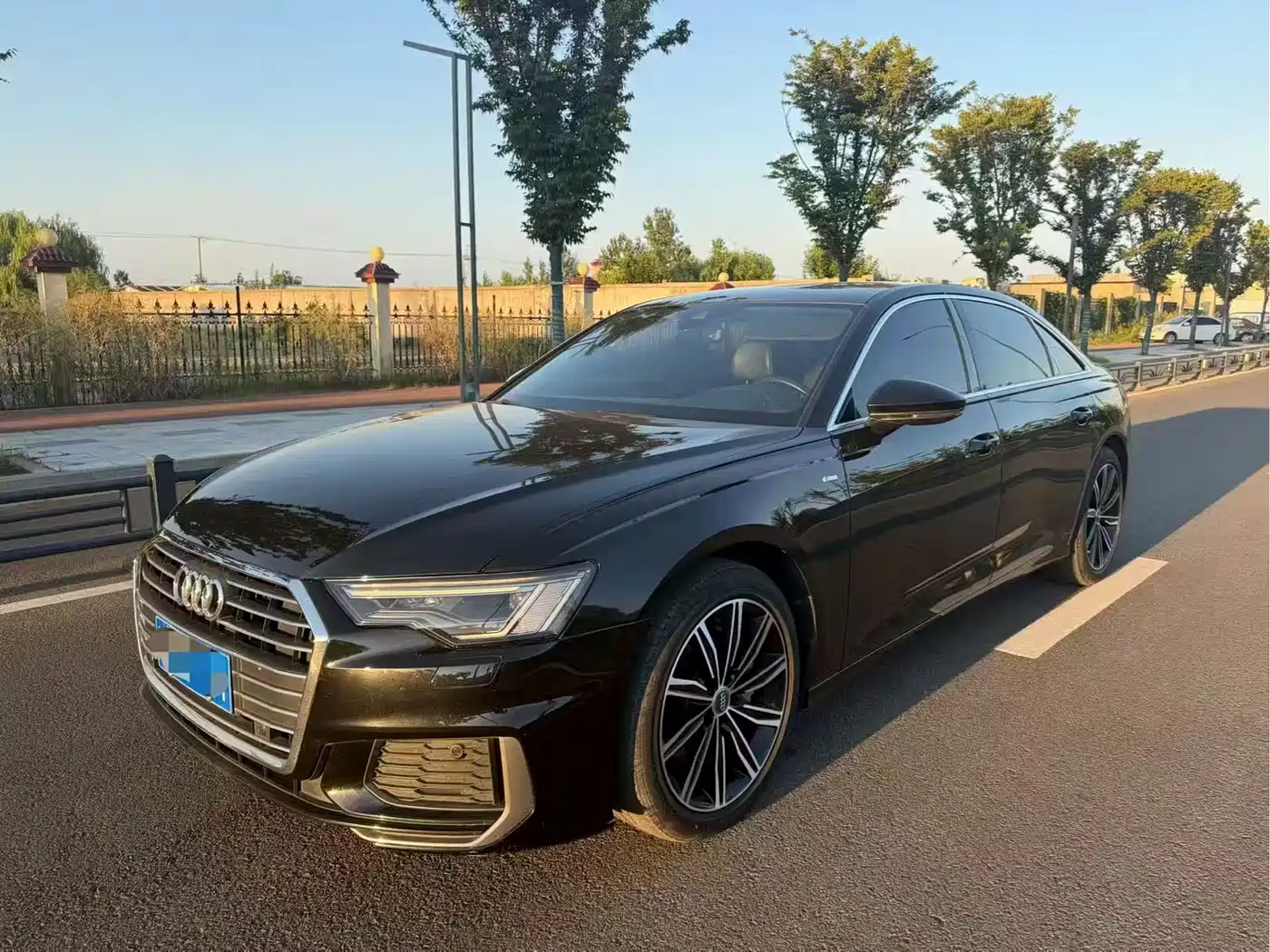 Фото 1 - Audi A6L