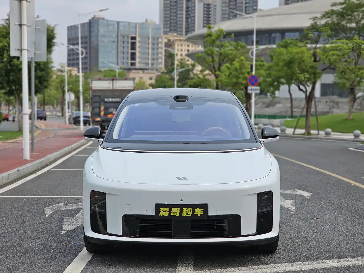 Li Auto Li i8 2025 Standard Edition фото 2
