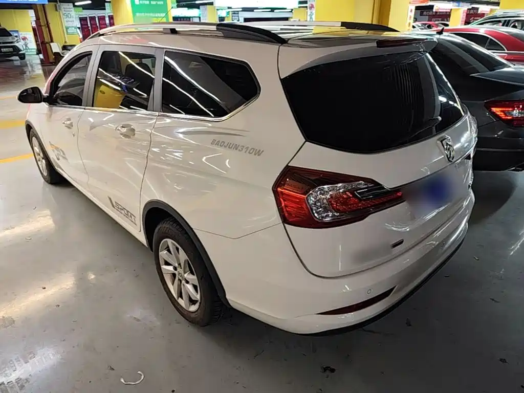 Baojun 310W 2017 2017 1.5L Manual Fashion Edition (China V)