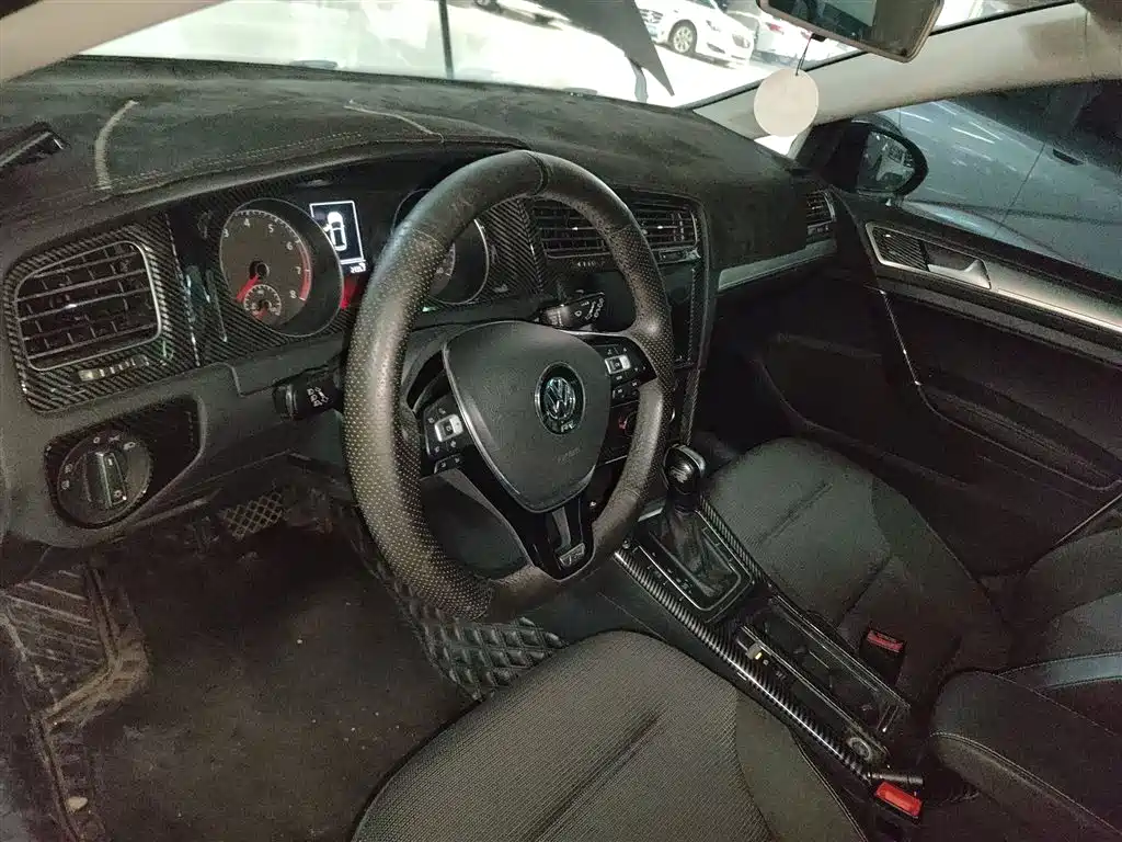 Volkswagen Golf 2020 Beloved Edition 280TSI DSG Comfort фото 7