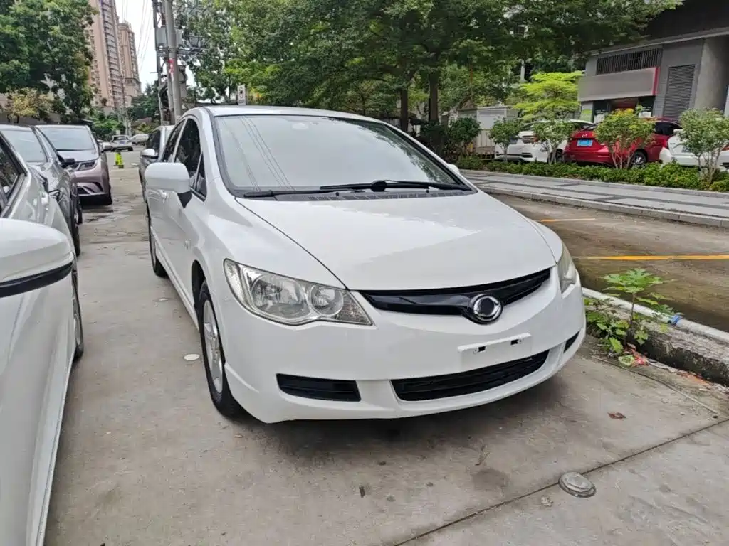 CIIMO CIIMO 2016 2015 1.8L Automatic Comfort Edition