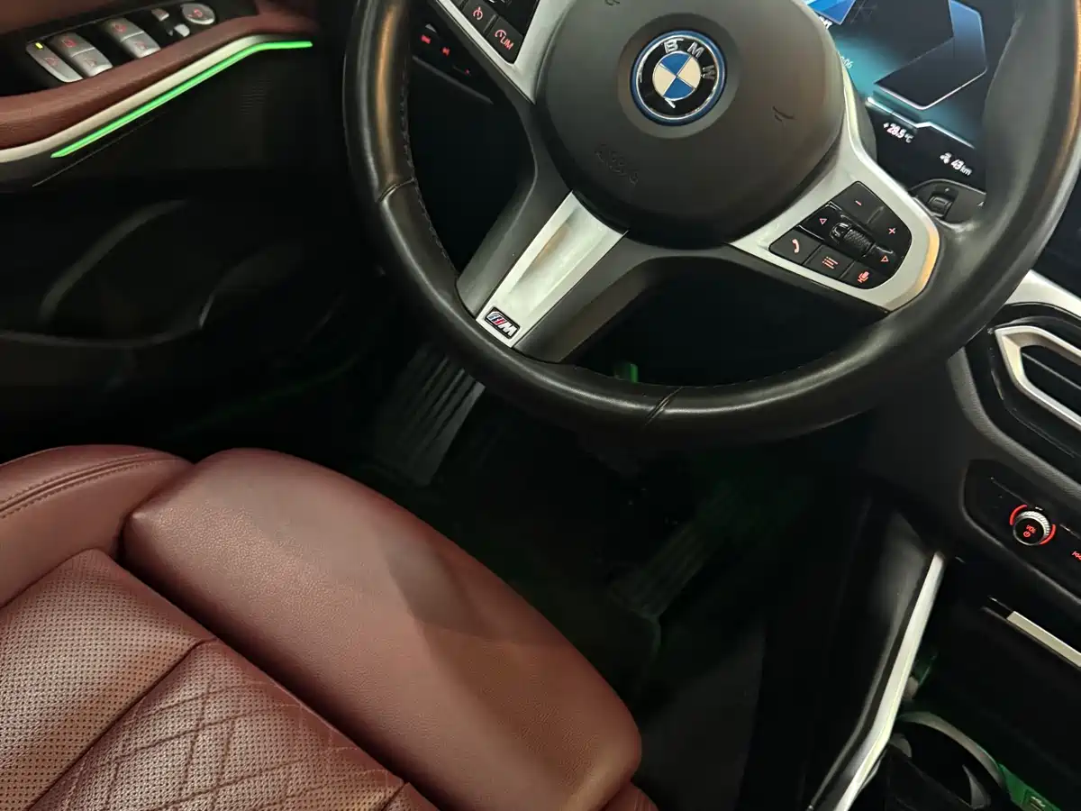 BMW i3 2024 eDrive 35 L фото 10