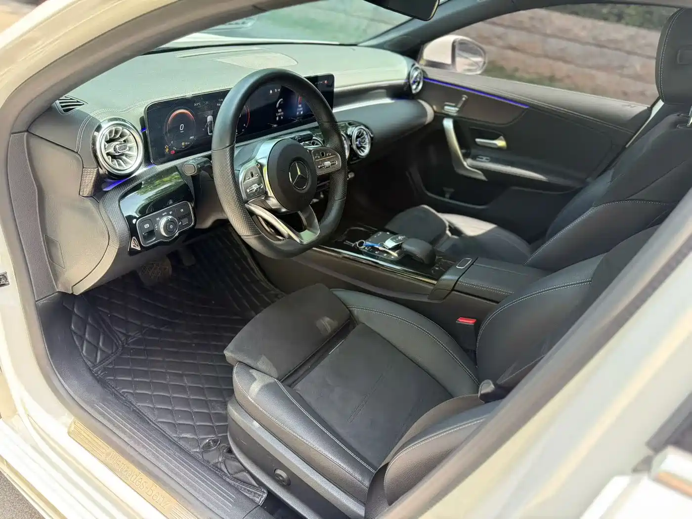 Mercedes-Benz A-Class 2023 A 200 L Fashion фото 4